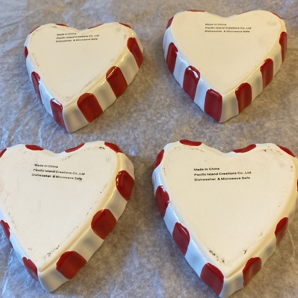 Pacific Island Creations Heart Shaped dishes set of 4. Red & White Striped. - Picture 6 of 8